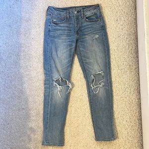 American Eagle Light Wash Tomgirl Jeans